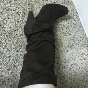 Brown bow boots
